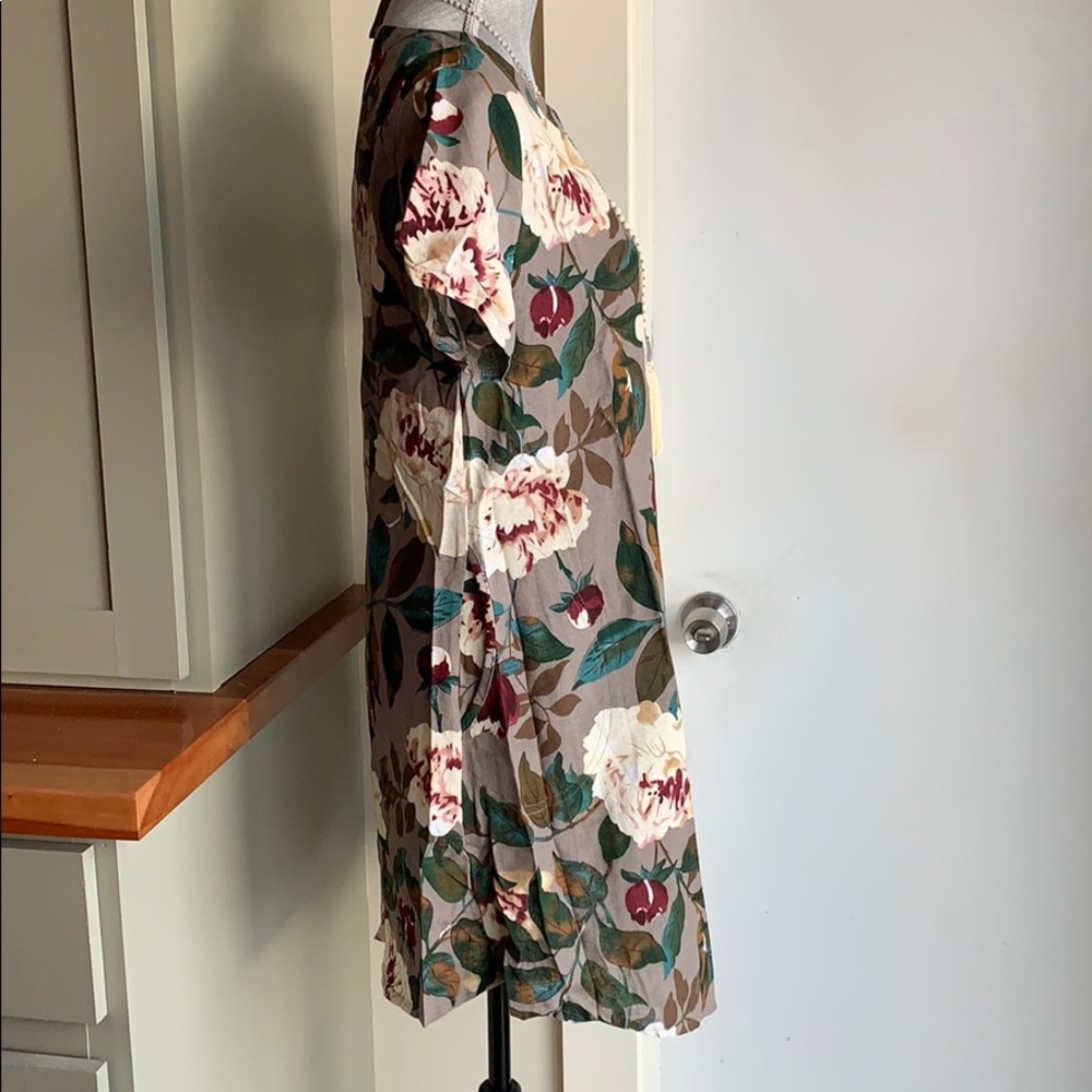 1 left! Large “The Kellie” Gray Floral Linen Dress - Picture 5 of 6